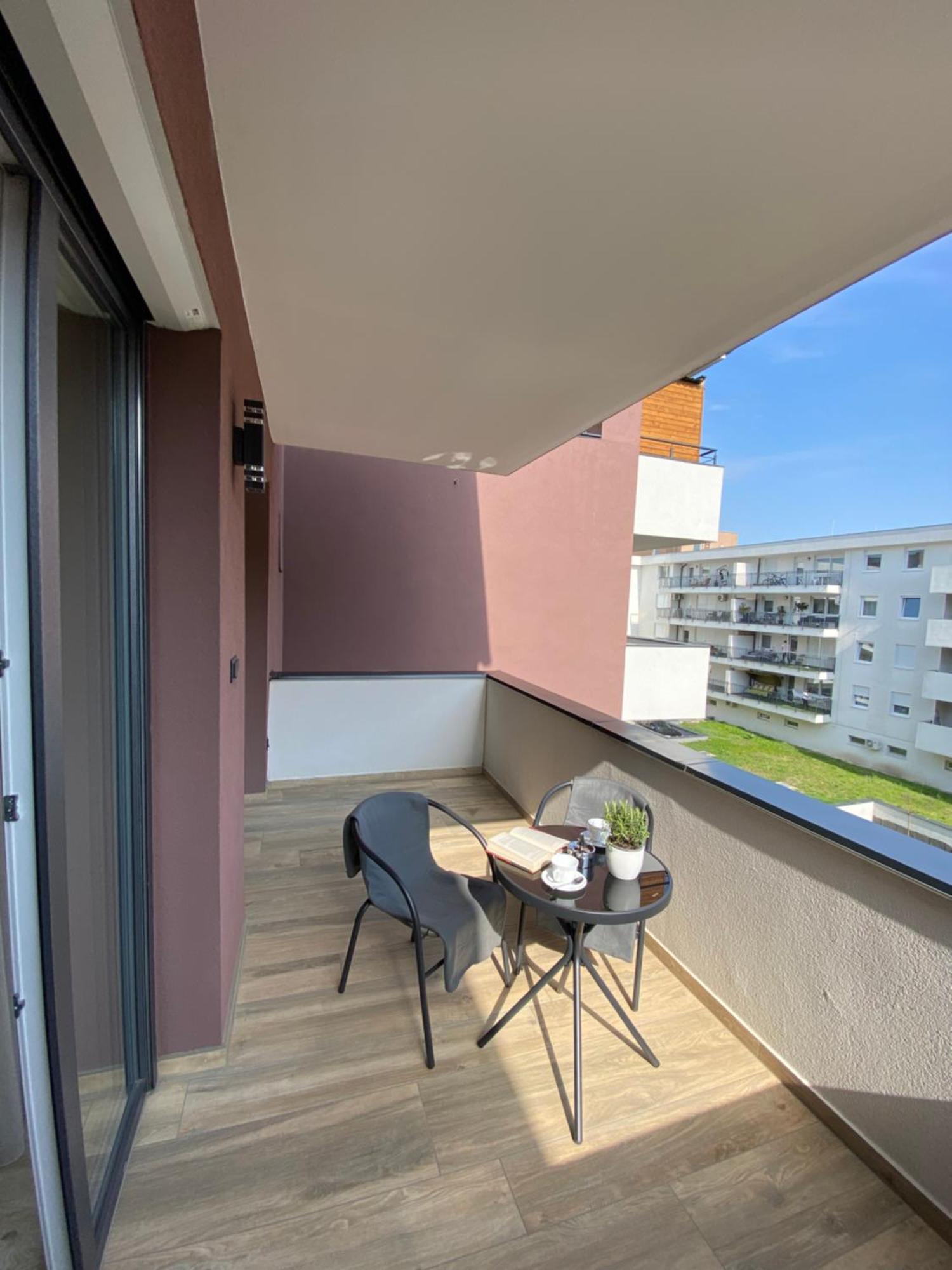 T27 Apartments Free Parking Ingyenes Zart Parkolo เยอร์ ภายนอก รูปภาพ